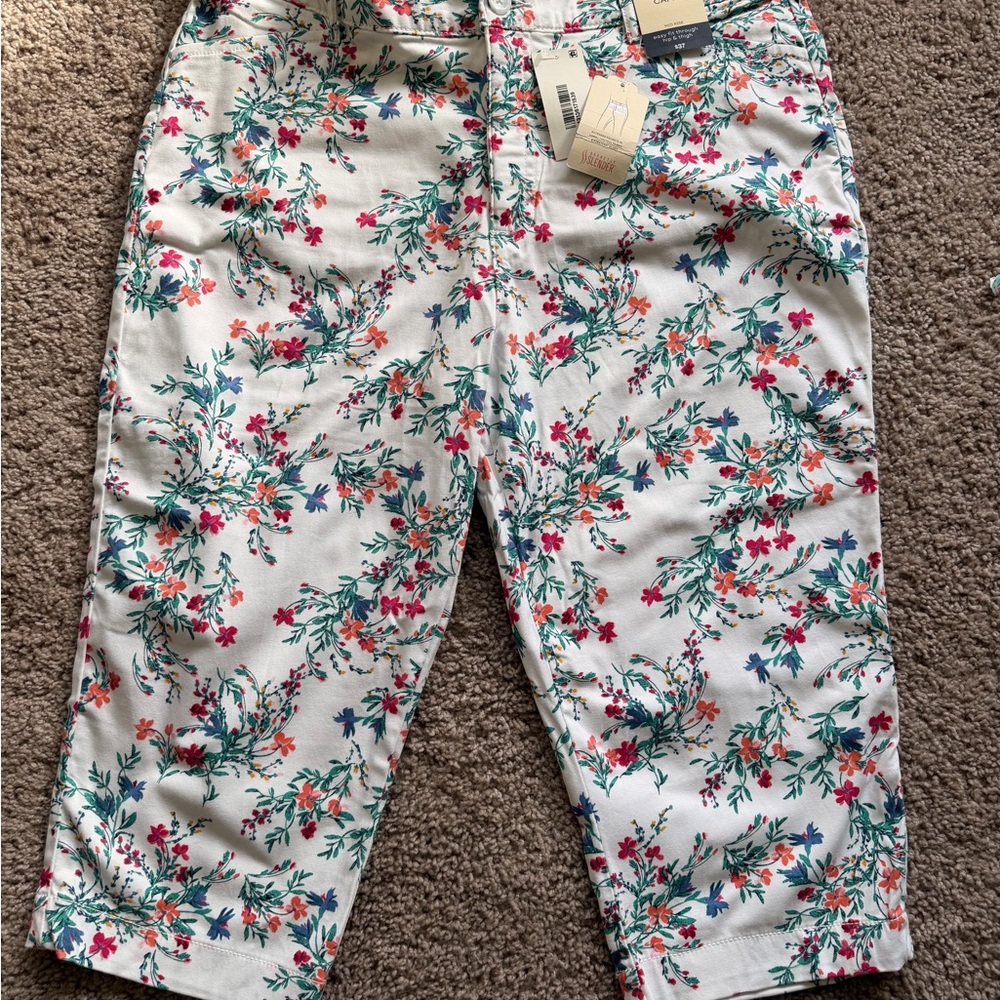 St John’s Bay Women’s Floral Print Capri Pants size 16